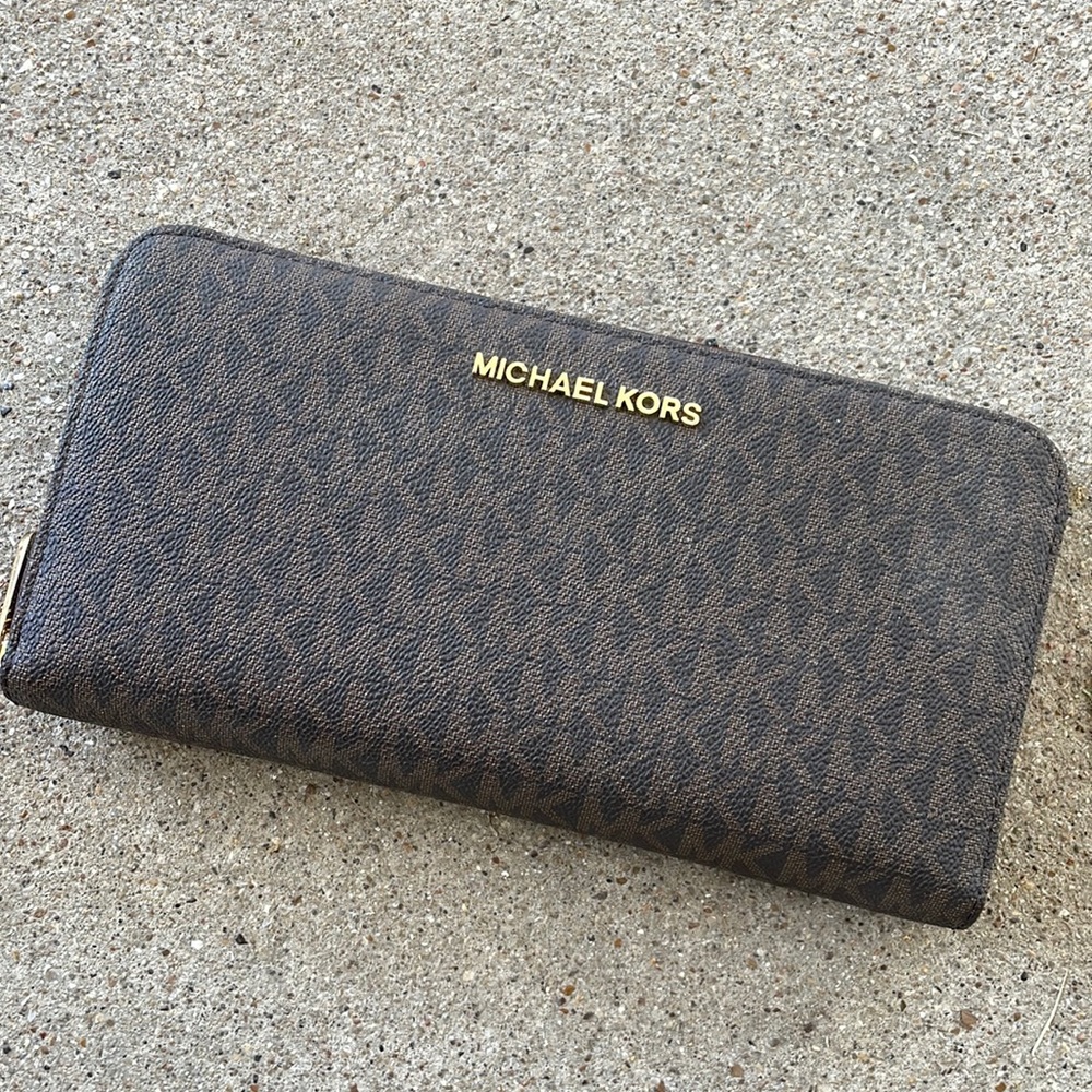 Michael Kors Wallet BRAND NEW